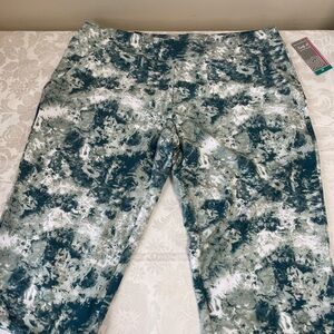 Stylish Teal and White Leggings